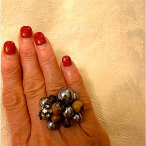 Asjustable beads ring